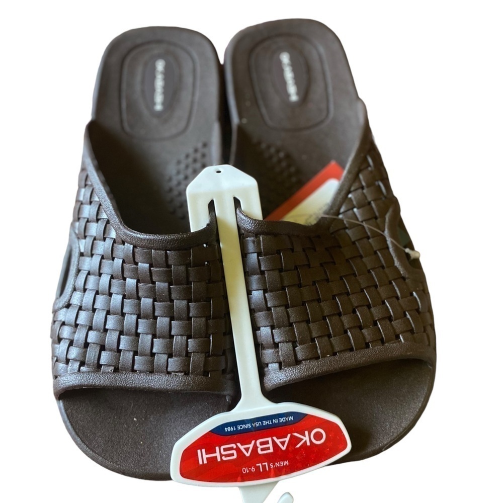 Men’s plastic pool beach Sandals Large 9 /10 Size New  With Tag